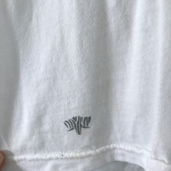 Serengetee white v-neck ikat pocket t-shirt - Picture 3 of 6